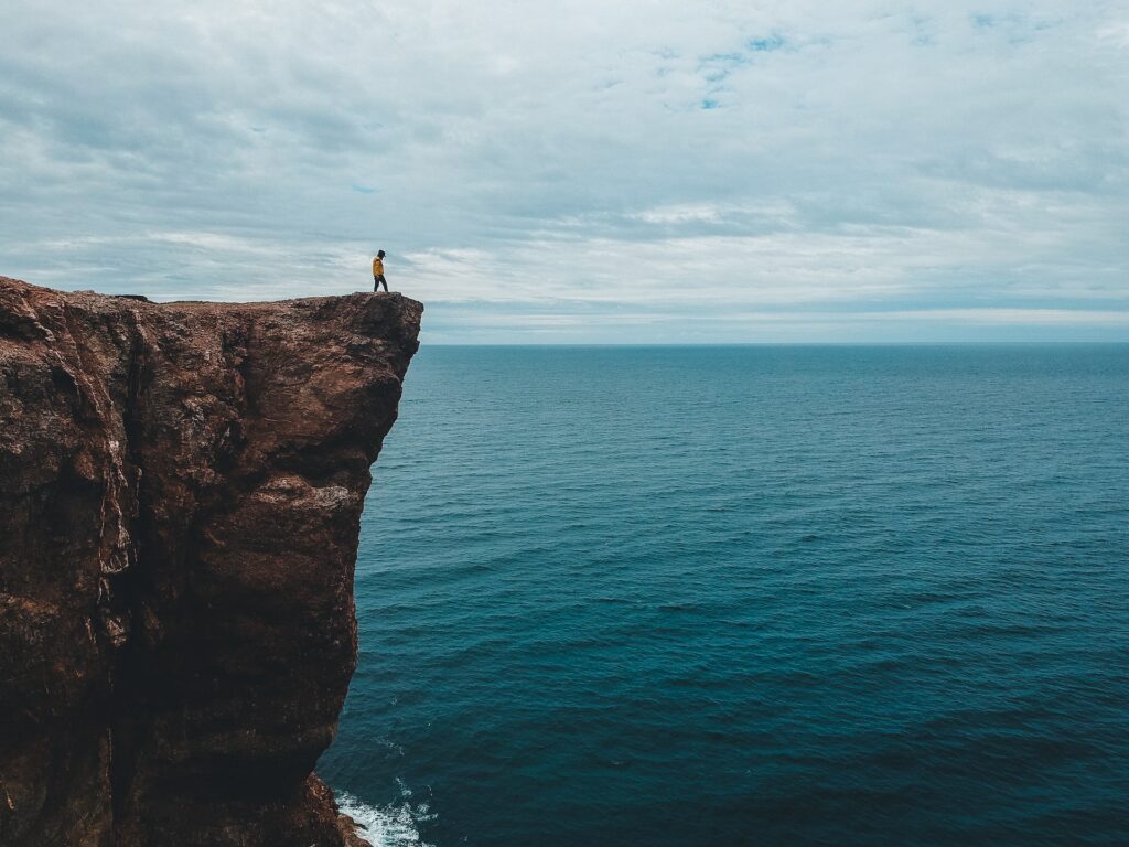 For a perfect ending, don't end on a cliffhanger - Photo by Erik Mclean on Unsplash
