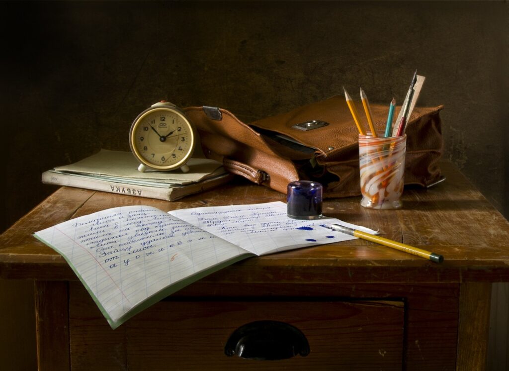 Time freewrite writing exercises - Photo by Pixabay