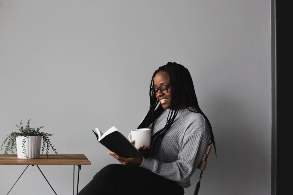 Woman reading - Photo by Alexandra Fuller on Unsplash